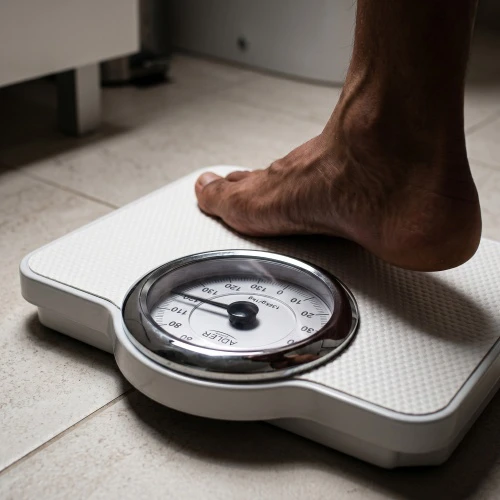 Adler | Mechaninės vonios svarstyklės | AD 8180 | Didžiausias svoris (keliamoji galia) 136 kg | Tikslumas 1000 g | Baltas