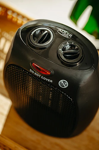 Adler AD 7702 PTC šildytuvas, galios lygių skaičius 2, 1500 W, pelekų skaičius netaikomas, Juodas