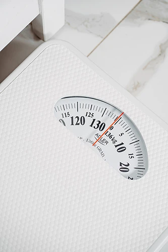 Virtuvinės svarstyklės Adler | Mechaninės vonios svarstyklės | AD 8179w | Didžiausias svoris (keliamoji galia) 136 kg | Tikslumas 1000 g | Baltas