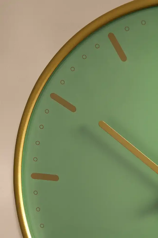 Arne Jacobsen Clocks Arne Jacobsen - Miesto rotušės sieninis laikrodis - Ø21 cm - Žalias