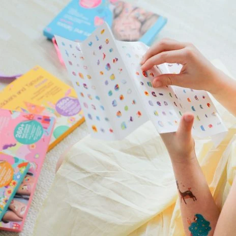 AVENIR 230+ nagų lipdukų ir tatuiruočių „Gėlės“