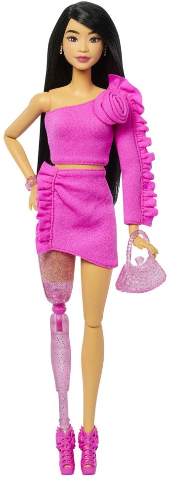 Mattel BARBIE DELUXE FASHIONISTAS lėlė protezuota koja (HYV26)