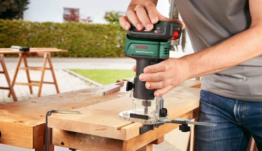 Bosch AdvancedTrimRouter 18V-8 Vertikali freza be akumuliatoriaus ir kroviklio