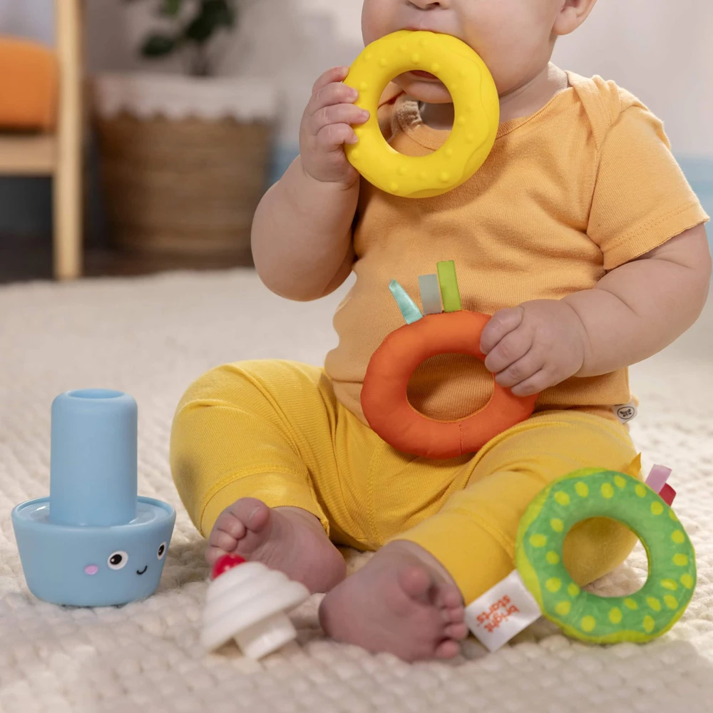 Bright Stars „Bright Starts“ – „Cupcake Tower™“ žaislas su kramtuku (BS-17238)