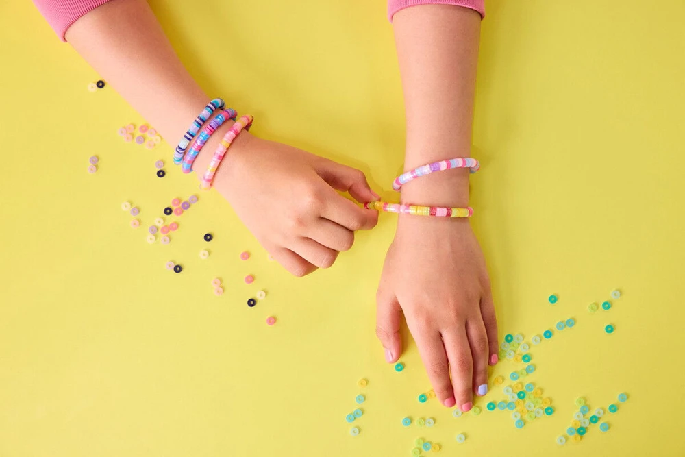 Cool Maker COOL ŠAUNUS! Papildymo paketas „Stack´d Heishi Bracelet Studio“