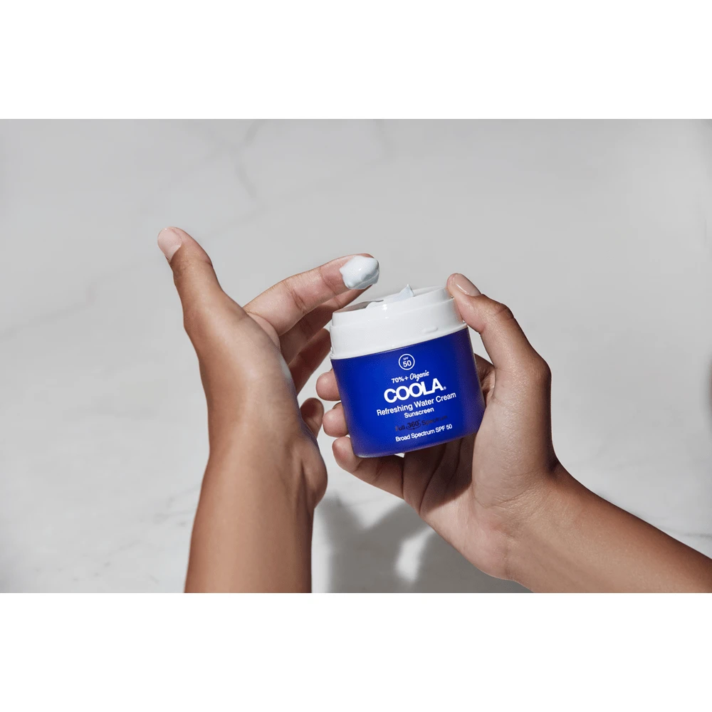 Lengvas vandens kremas, kuris drėkina odą ir apsaugo nuo saulės Coola Refreshing Vanduo Kreminis Organic Face Sunscreen Spf50 44ml