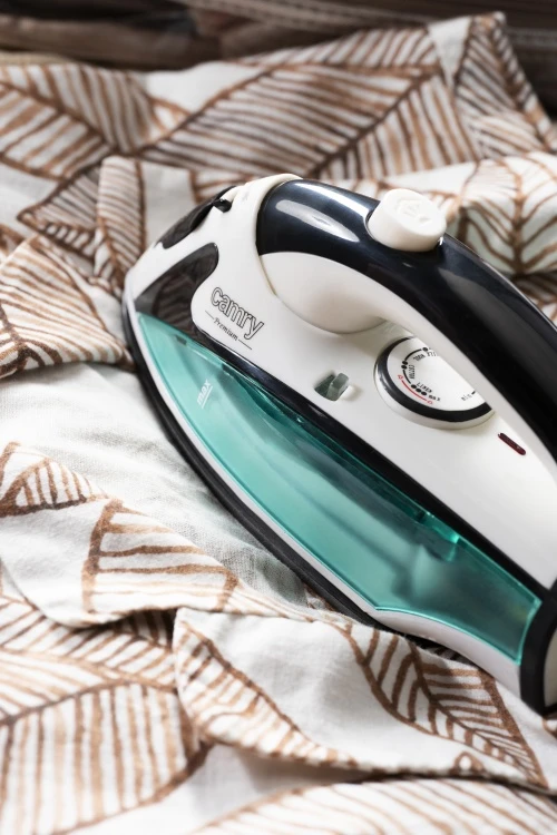 Camry | CR 5024 | Steam Travel iron | 840 W | Vanduo tank capacity 40 ml | Baltas/žalias/juodas