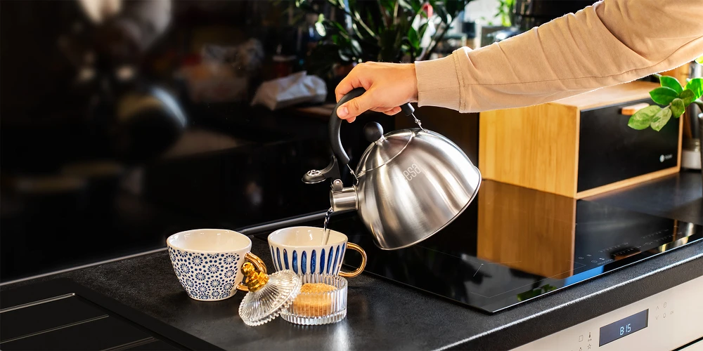 Teesa Nerūdijančio plieno virdulys su švilpuku 1.8L