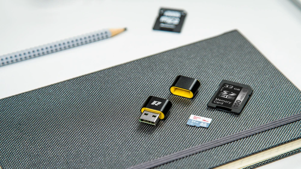 Atminties kortelė Micro SD kortelių skaitytuvas r60 REBEL mini
