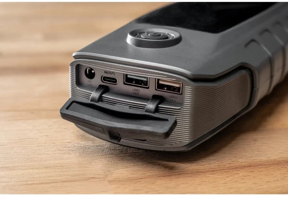 Dedra Powerbank 16000 mAh nešiojama baterija su variklio užvedimo funkcija, LCD ekranu