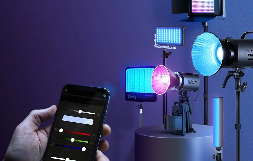 „Neewer MS60C“ RGB LED lemputė aprašymas - Prekės nuotrauka