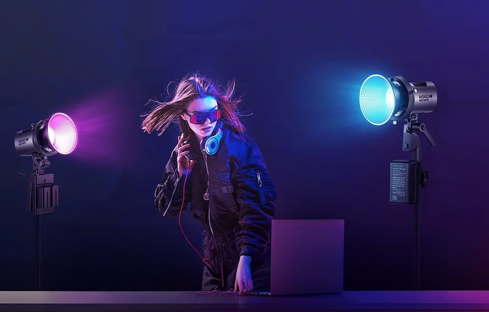 „Neewer MS60C“ RGB LED lemputė aprašymas - Prekės nuotrauka