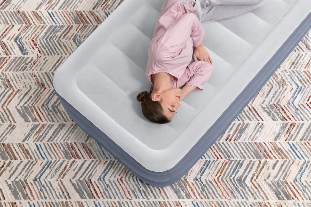 Vienvietis pripučiamas čiužinys su pompa Bestway 191x97x51 cm
