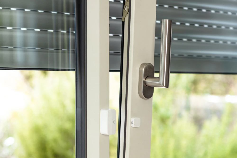 Eve Systems „Carruzzo Eve Shutter Switch Matter“ – išmanusis langų žaliuzių valdiklis (suderinama su: „Apple Home“, „Samsung SmartThings“, „Alexa“, „Google Home“, „Home Assistant“)