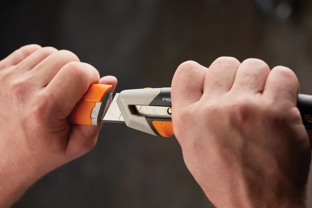 Fiskars CarbonMax peilis laužomais ašmenimis 25mm