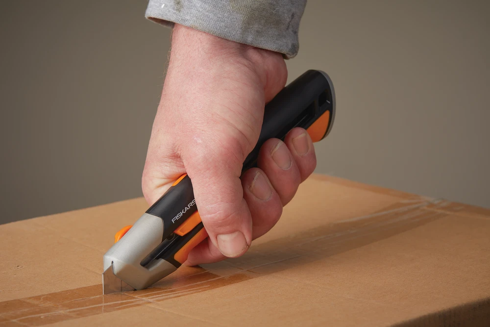 Fiskars CarbonMax peilis laužomais ašmenimis 25mm