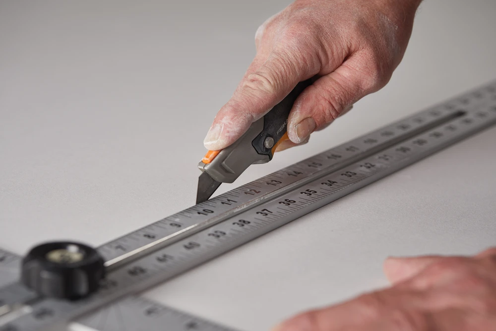 Fiskars CarbonMax Universalus peilis fiksuotais ašmenimis