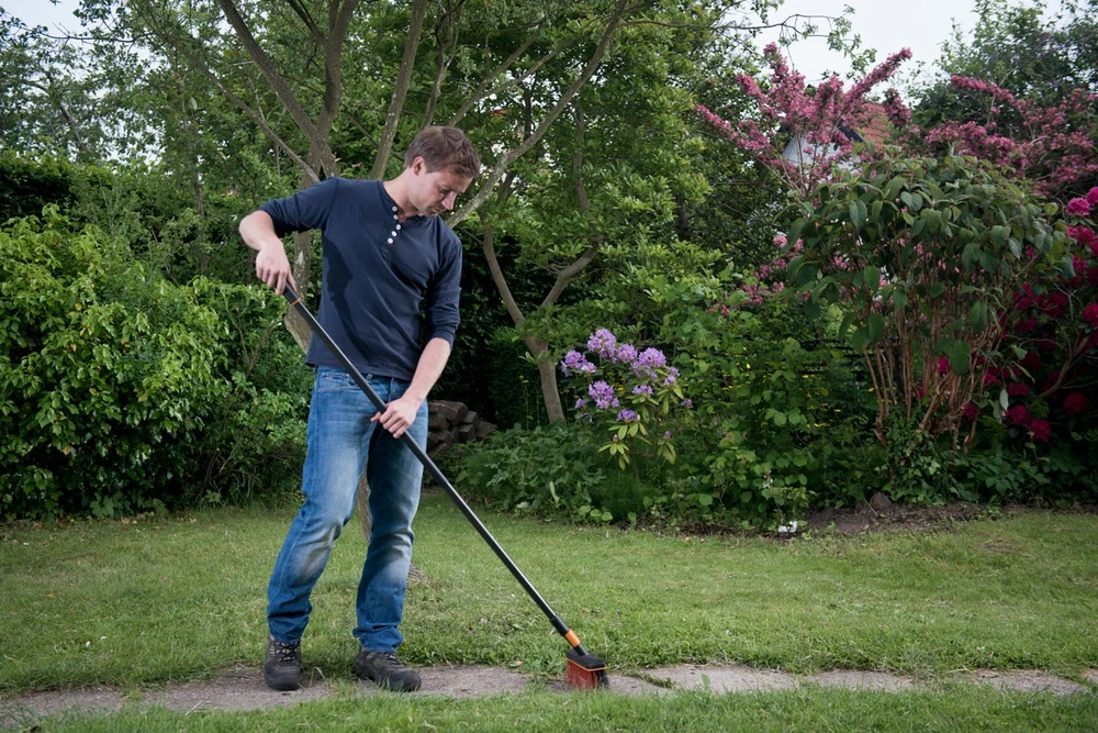 Fiskars QuikFit kiemo šepetys 1001417