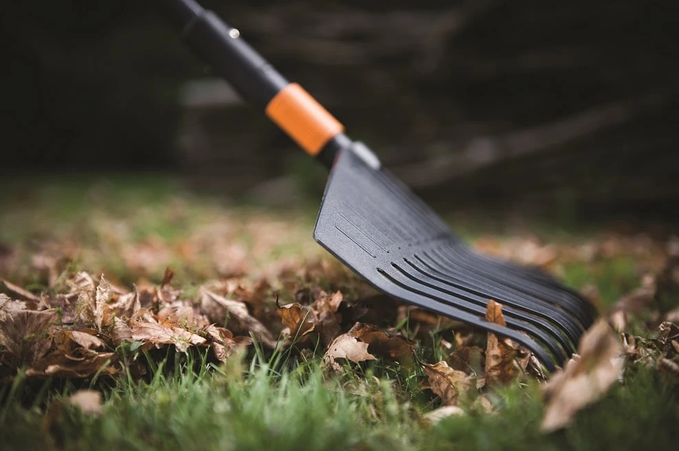 Fiskars - QuikFit lapų grėblys (didelis)