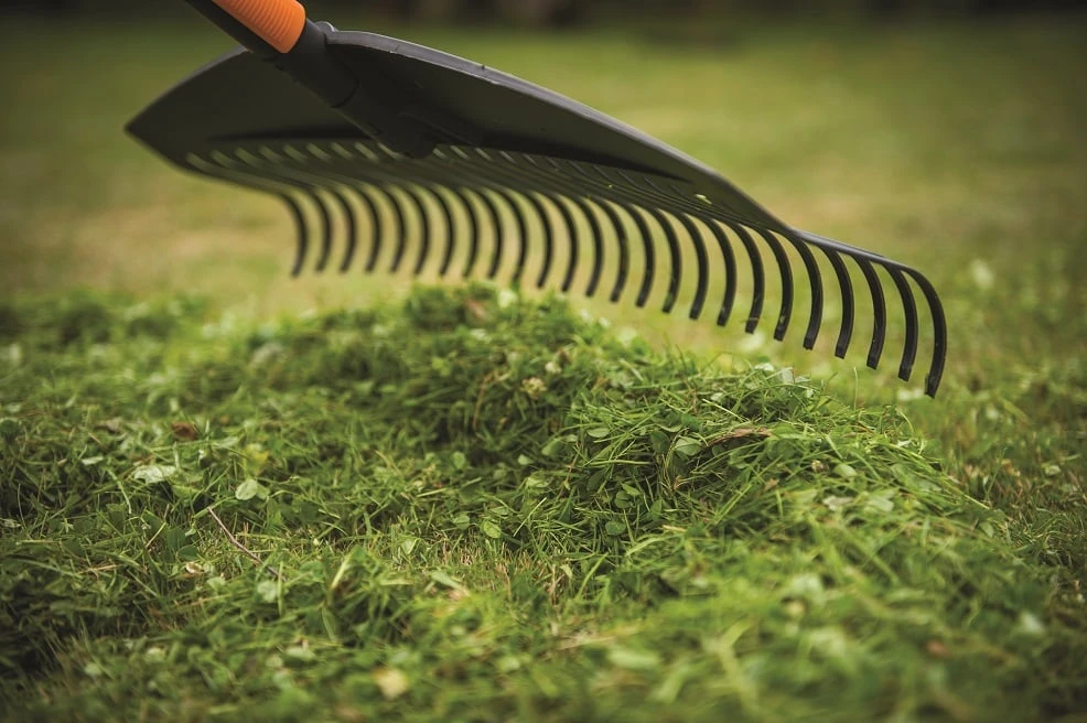 Fiskars - QuikFit lapų grėblys (didelis)