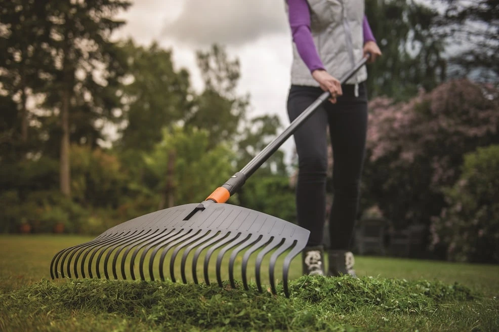 Fiskars - QuikFit lapų grėblys (didelis)