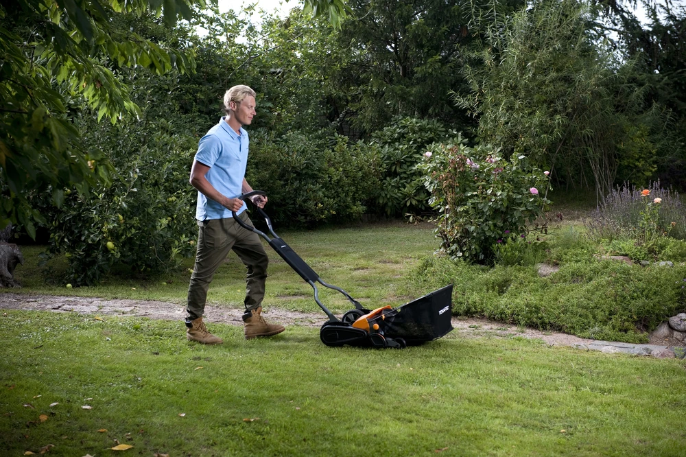 Fiskars Žolės rinktuvas "Momentum" (1000592)