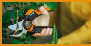 Fiskars XSeries PowerGear genėjimo pjūklas su apvedamuoju ašmeniu, L, P961