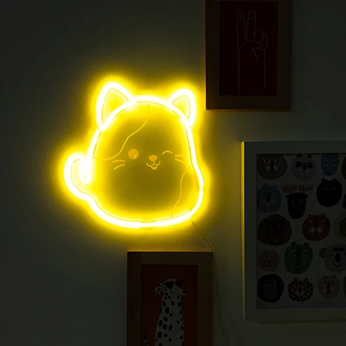 Fizz Creations „Squishmallows“ – „Cam Neon“ sieninis šviestuvas – geltonas