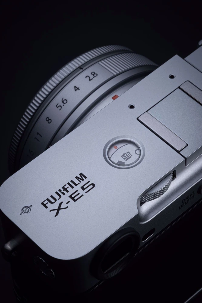 Sisteminis fotoaparatas Fujifilm X-E5 /XF23mmF2.8 R WR Sidabrinis (sidabrinis)