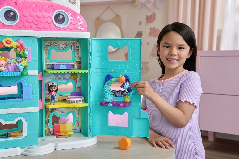 Spin Master Gabby's Dollhouse Gabby kino balkonas – supynės ir maudynės (6074163)