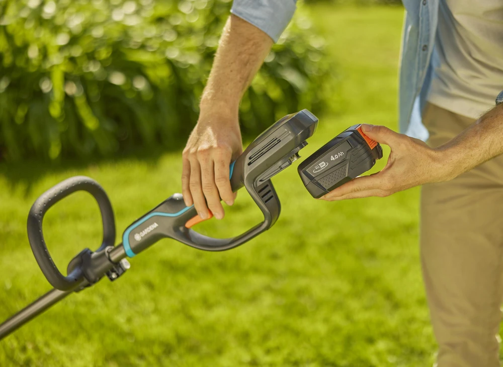 Gardena PowerTrim 30 18V Set 4.0 Ah akumuliatorinės žoliapjovės komplektas su 18V P4A baterija | ‎14703-20