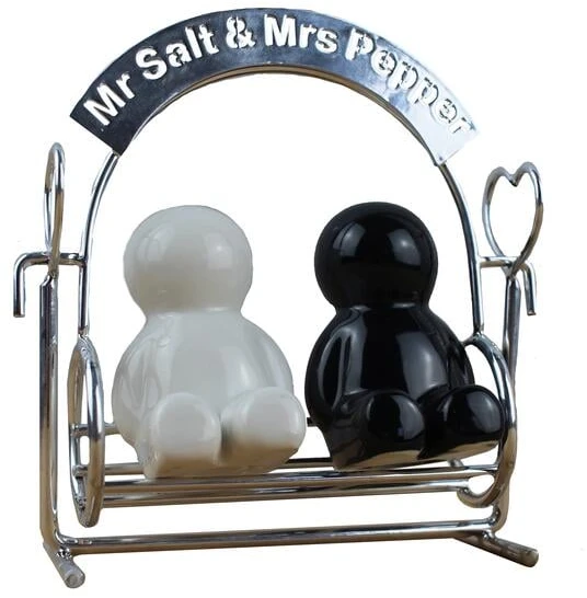 Gertuvė „Winkee“ – „Mr Salt Mrs Pepper Shakers“ – druskos ir pipirų dozatorius