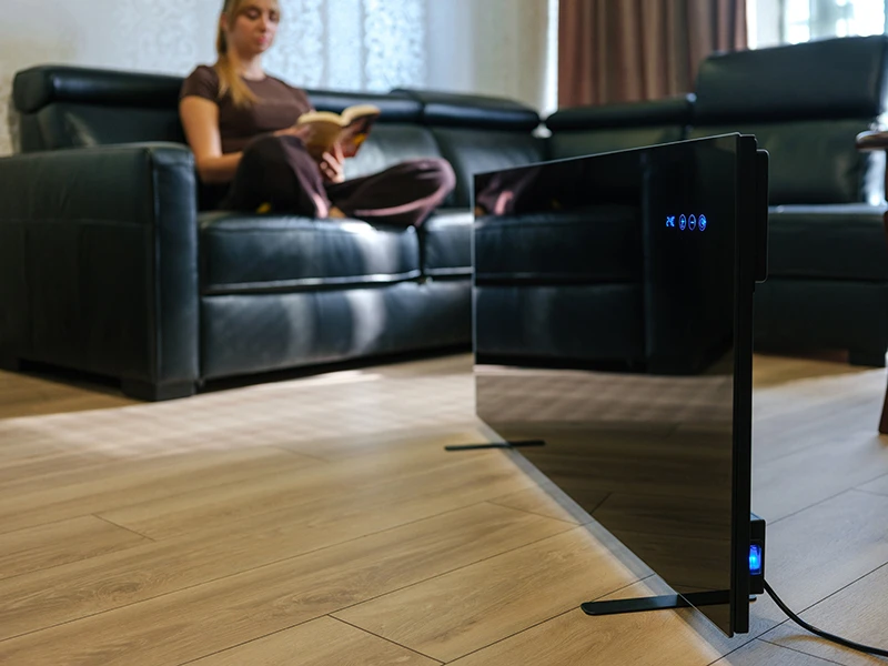 Grzejnik Lafe IR ThermoSmart 700 W, juodas