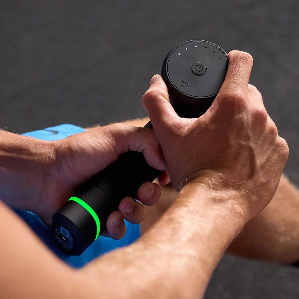 Hyperice Hypervolt 3 Pro perkusinis masažinis pistoletas, juodos spalvos