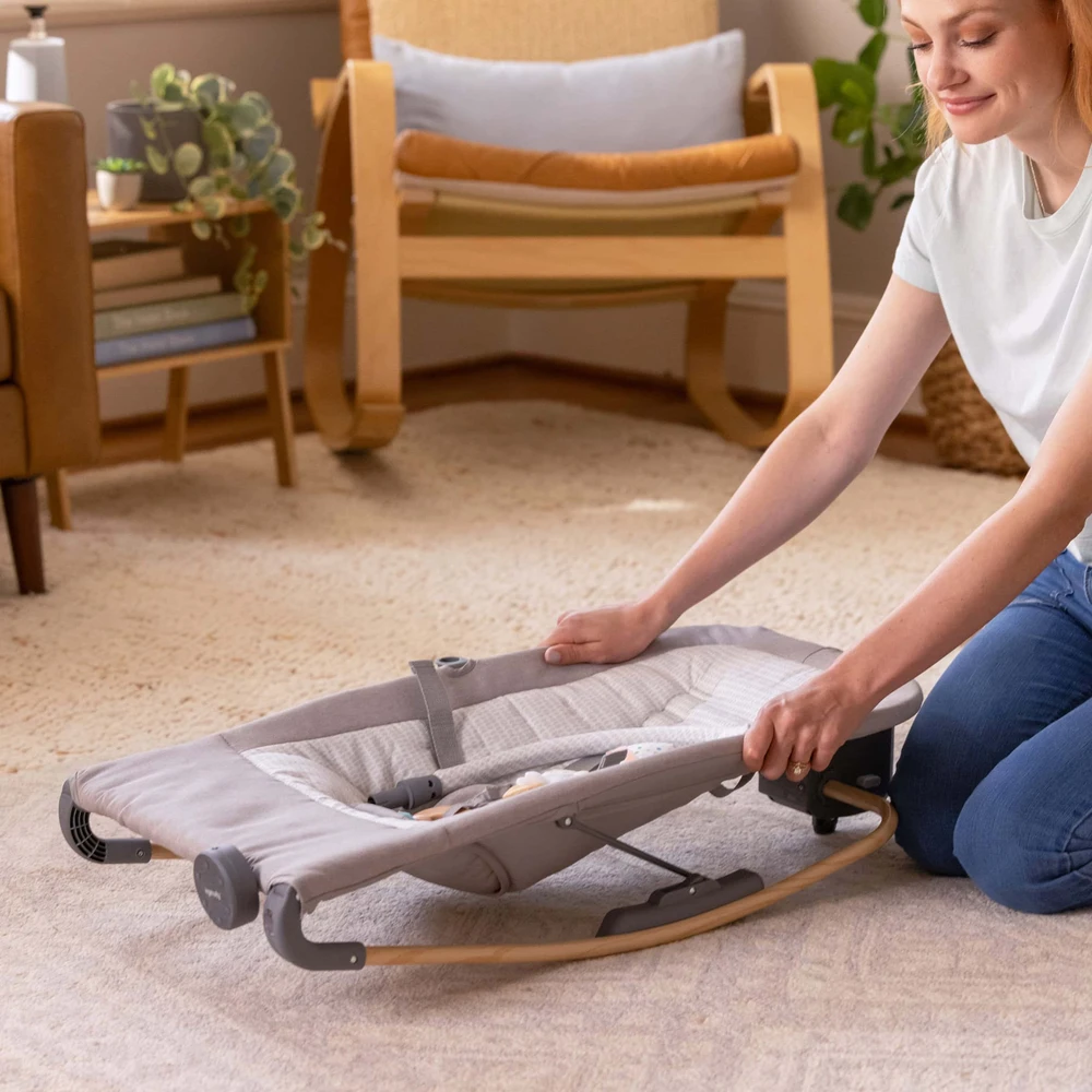„Ingenuity“ – „Keep InMotion“ automatinė supamoji sėdynė – pilka – 0–6 mėn.