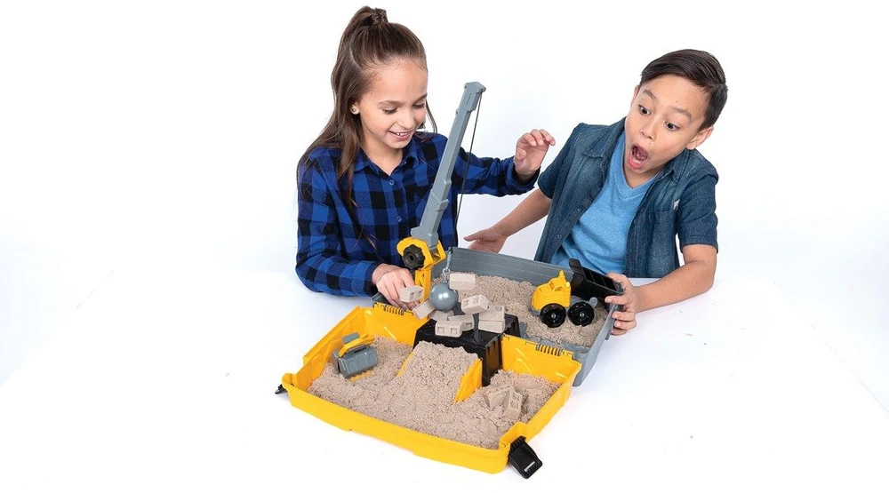 Spin Master Kinetic Sand Kinetinis smėlis – sulankstoma statybinė smėlio dėžė (6055877)