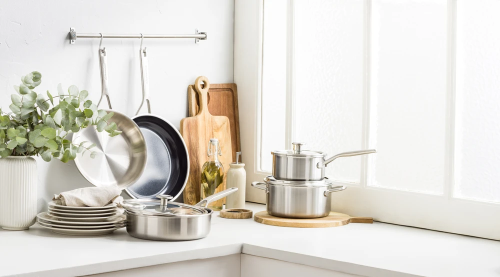 KitchenAid - Daugiafunkcinė keptuvė su dangčiu - sidabrinė - 24 cm