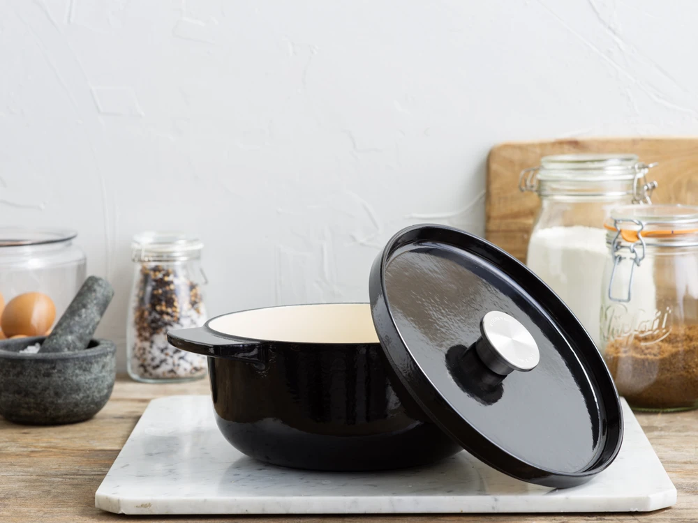 KitchenAid - KA-puodas - onikso juodumo - 22 cm