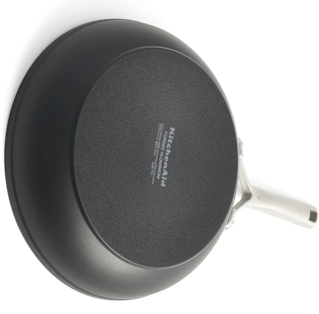 KitchenAid - Kaltinė grūdinto aliuminio keptuvė - juoda - 28 cm