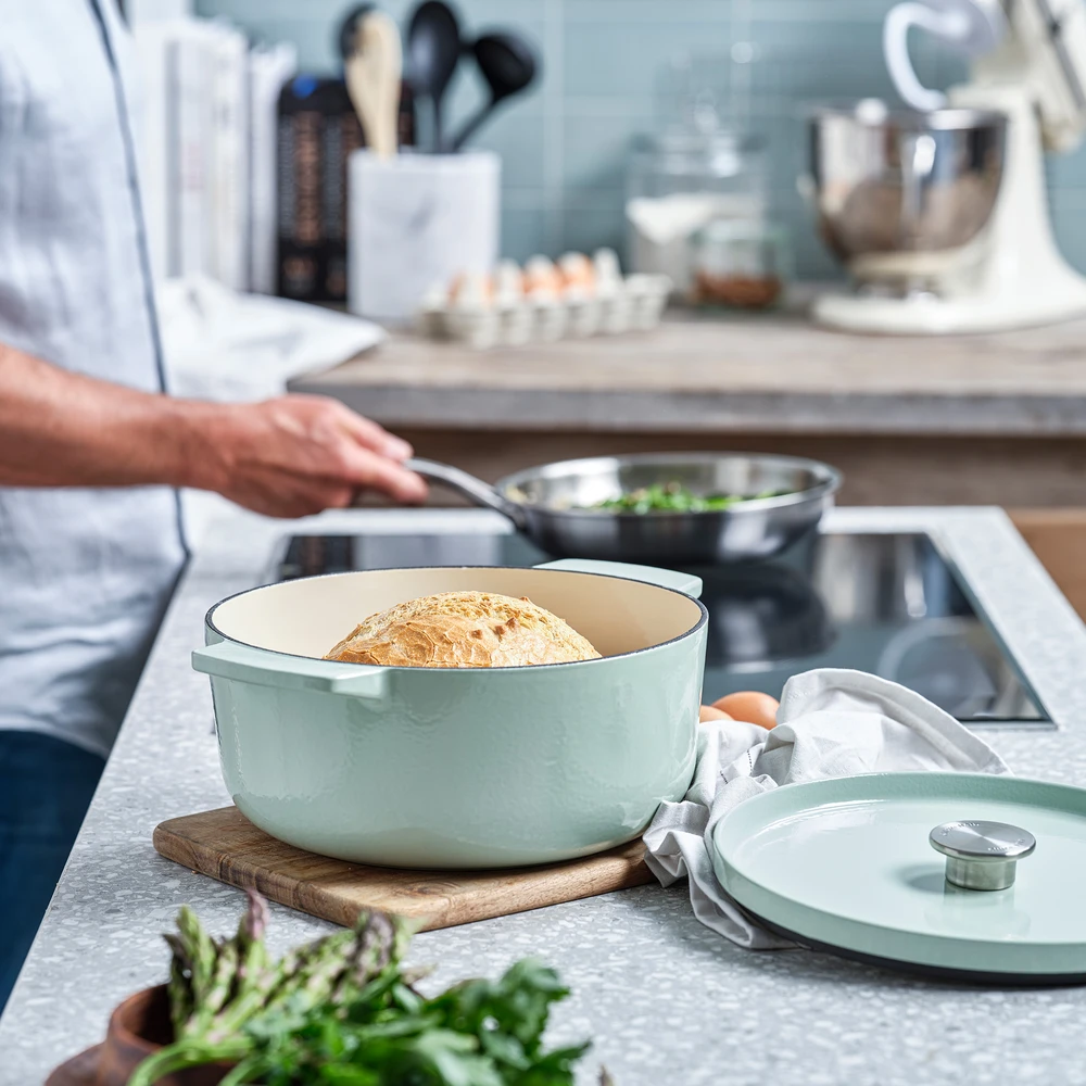 KitchenAid - Ketaus puodas - pistacijų riešutų spalvos - 26 cm