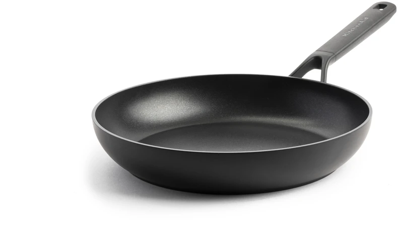 KitchenAid - Klasikinis kaltinių keptuvių rinkinys - juodas - 20 cm + 28 cm