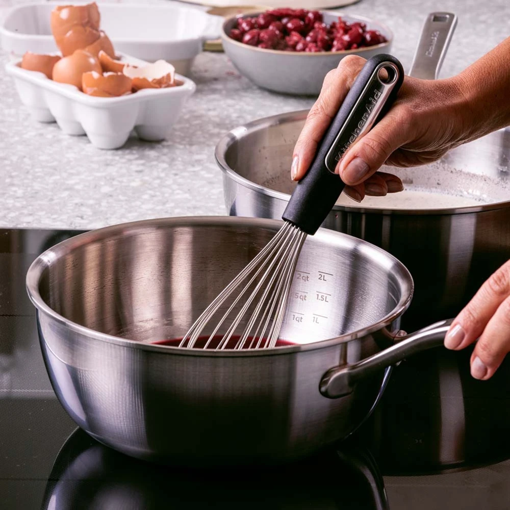KitchenAid - „Multiply Chef's Pan“ keptuvė - sidabrinė - 24 cm / 3,74 l