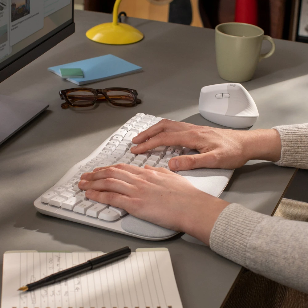 Klaviatūra „Logitech“ – banguoti klavišai