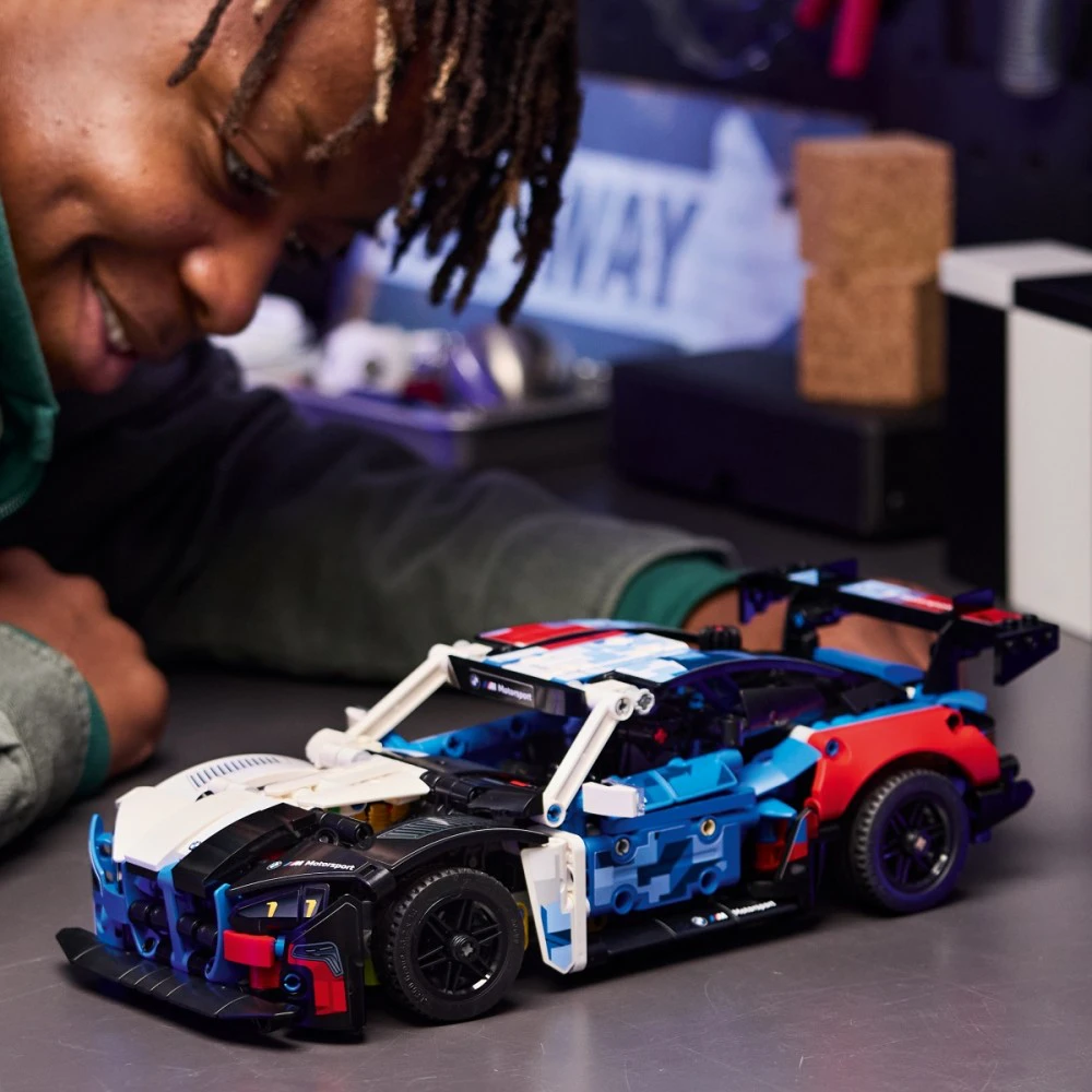 Klocki „Technic 42226“ BMW M4 GT3 Evo lenktyninis automobilis