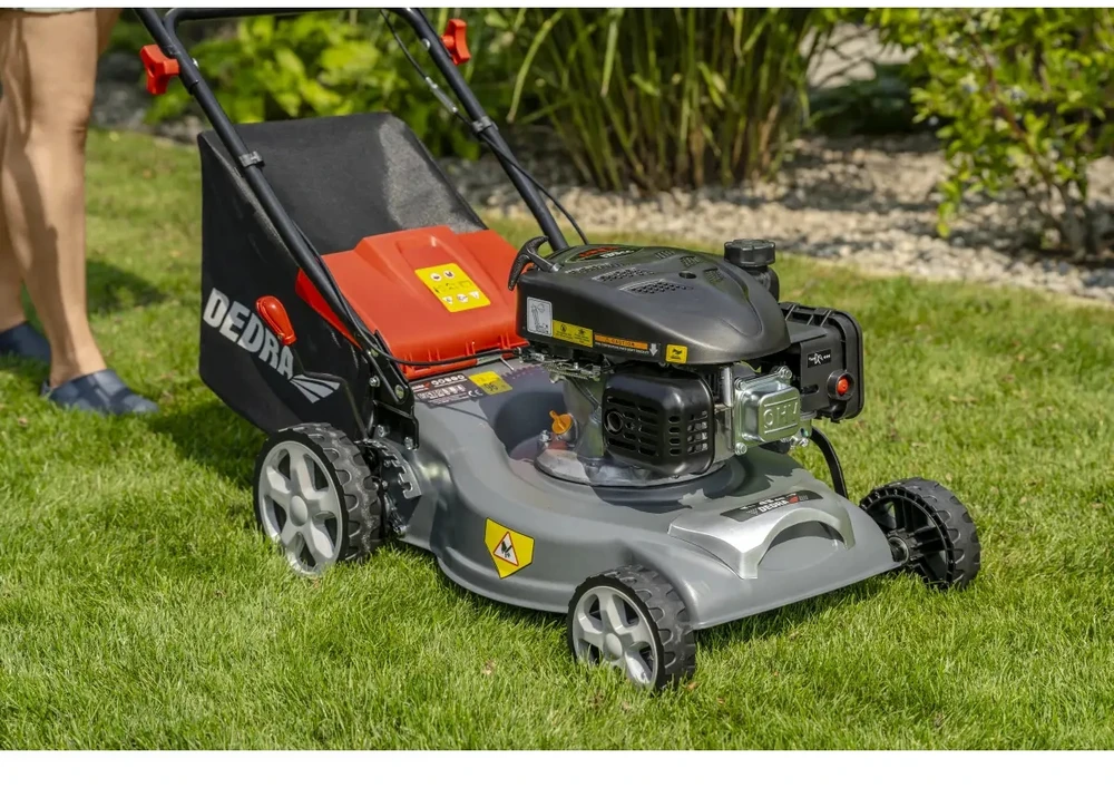 Savaeigė Benzininė vejapjovė DEDRA DED8720-43L, 2,4kW
