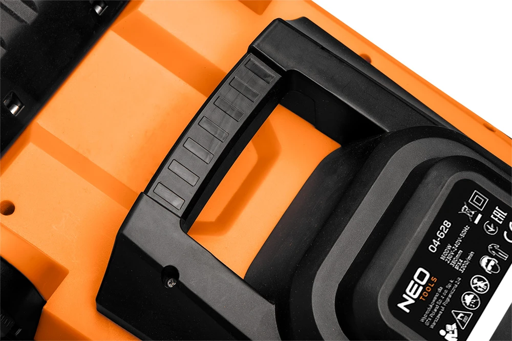 Neo Tools Vejapjovė 1600W 380 mm, kosz 45L