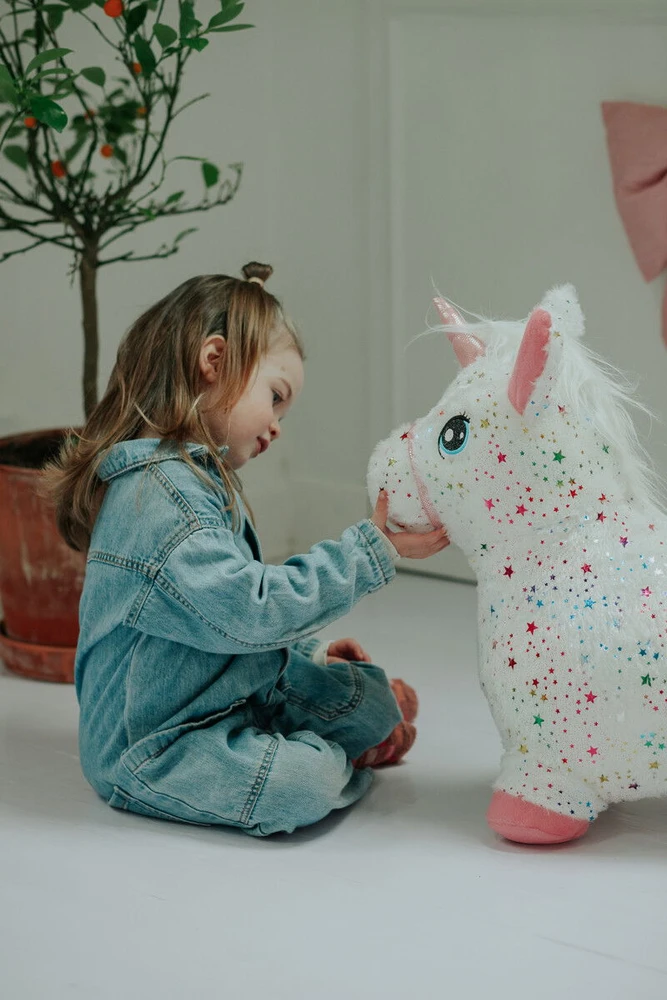 KREA pliušinis arkliukas „Hop And Bounce“, vaivorykštė (36-2033)