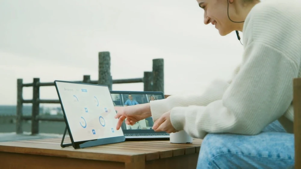 RICOH - Nešiojamas monitorius 150 OLED 15,6'' (laidinis)