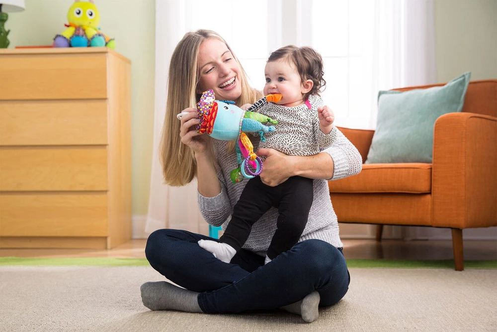 LAMAZE pakabinamas žaislas Kapitonas Kalmaras, LC27068