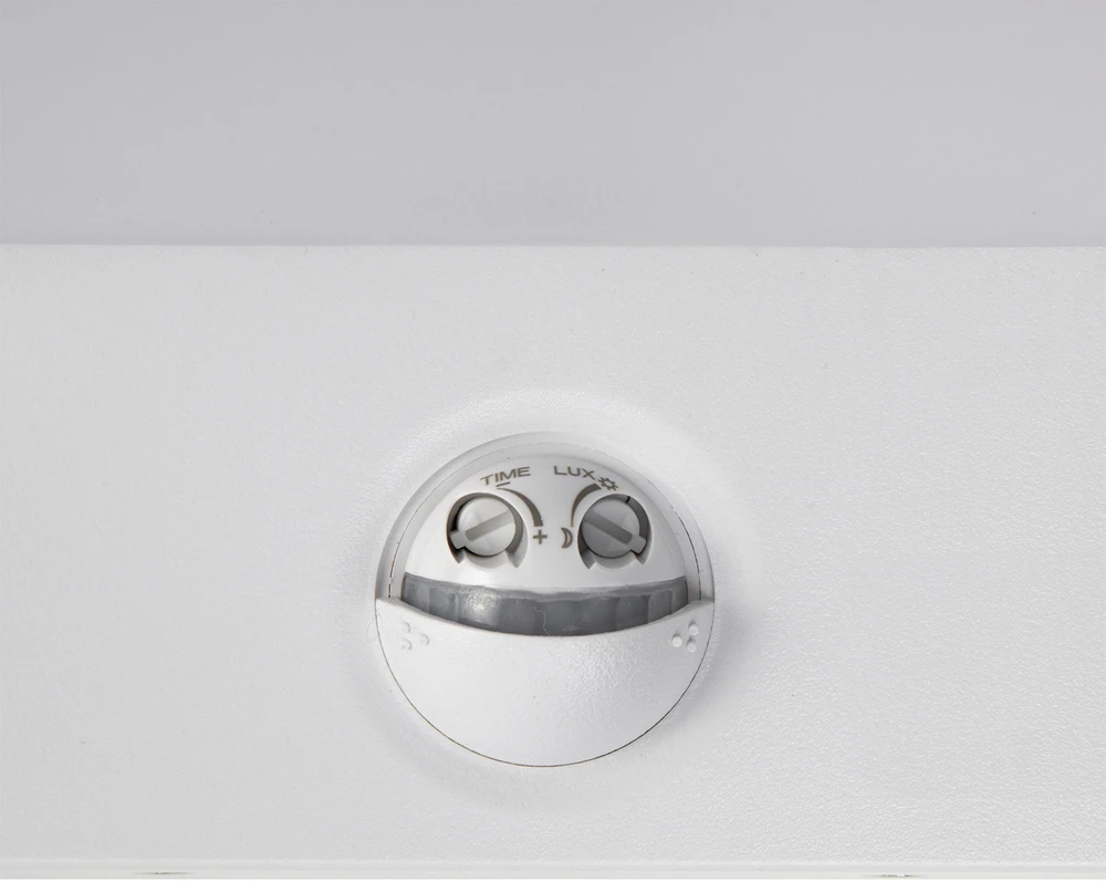 Lampa „Maclean“ LED šviestuvas su judesio jutikliu, PIR judesio jutikliu, baltas, 15 W, IP65, 1560 lm, neutrali balta (4000 K) MCE344 W